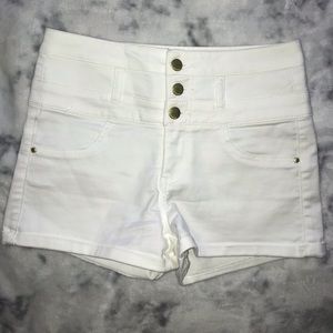 Refuge - high waisted white shorts